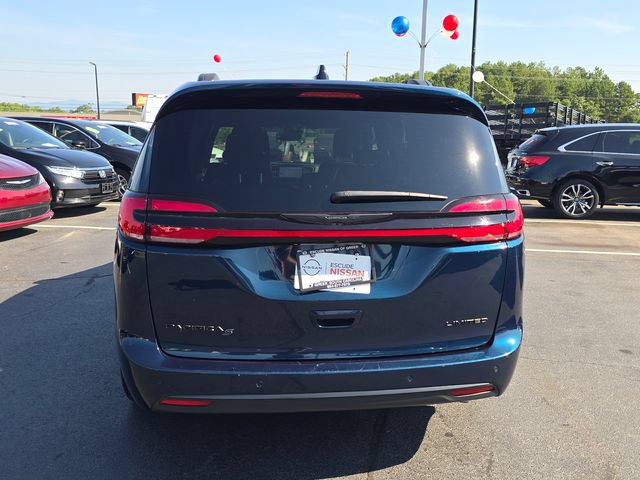 Used 2025 Chrysler Pacifica Limited FWD image 4