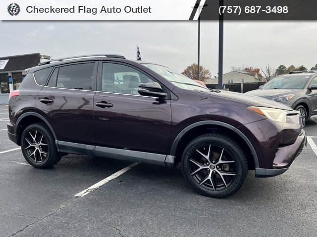Used 2017 Toyota RAV4 SE image 10