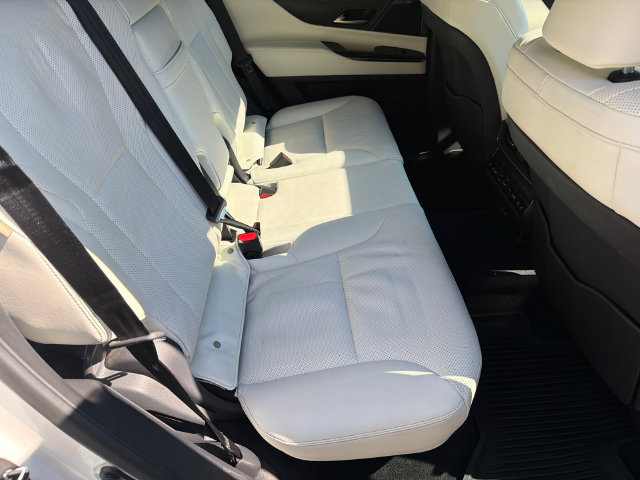Used 2024 Lexus LX 600 4WD w/ Luxury Package image 17