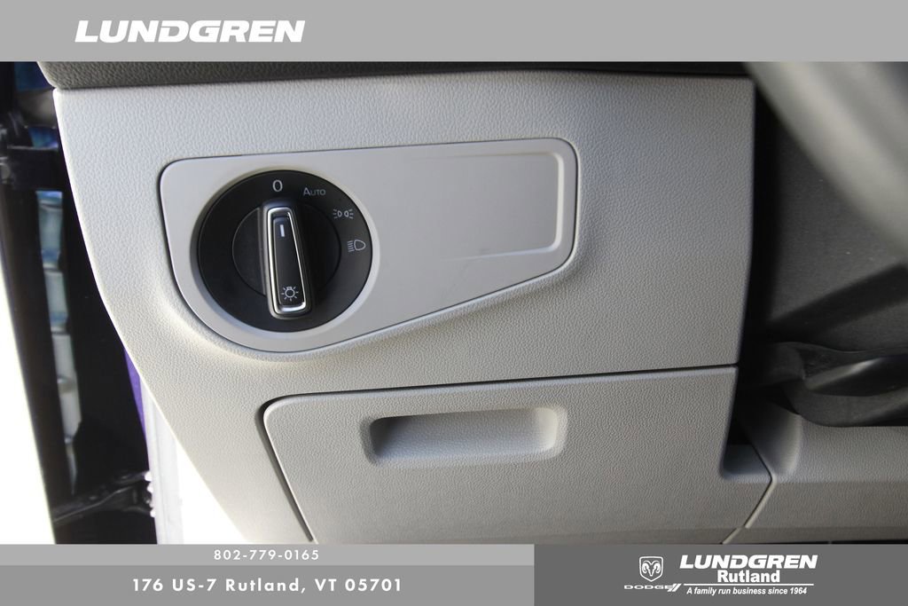 Used 2022 Volkswagen Tiguan SE image 14