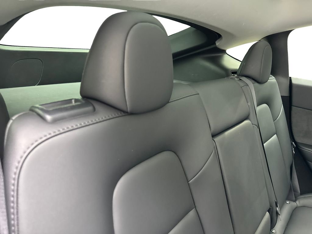 Used 2024 Tesla Model Y Long Range image 40