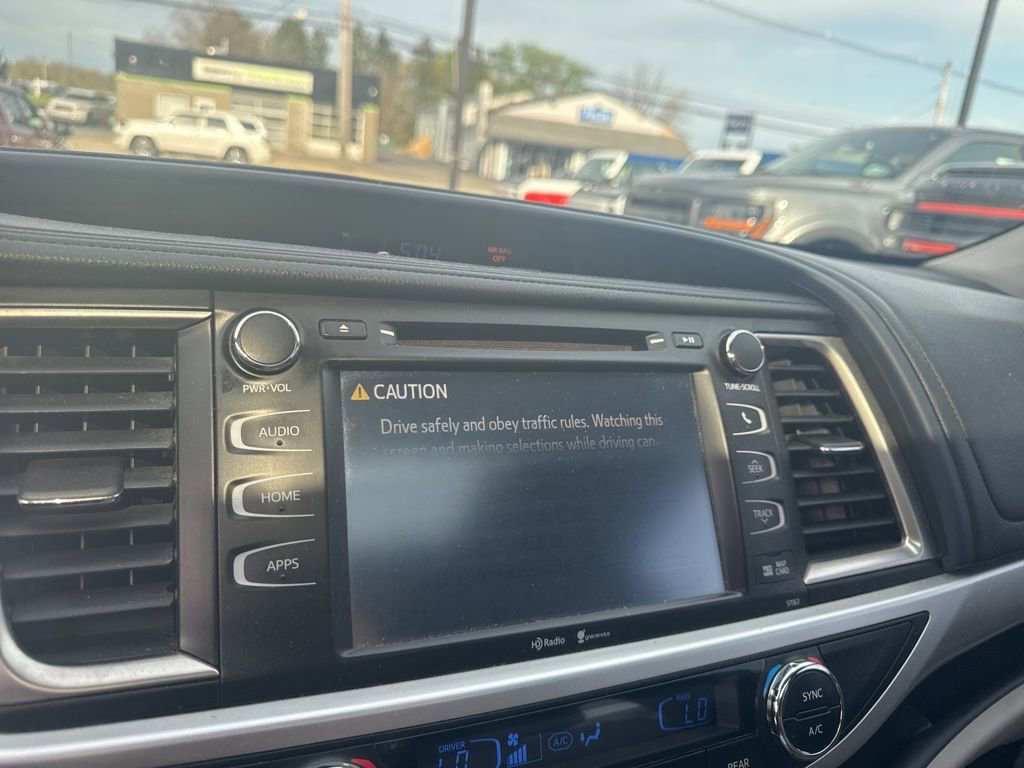 Used 2015 Toyota Highlander XLE AWD/4WD image 13