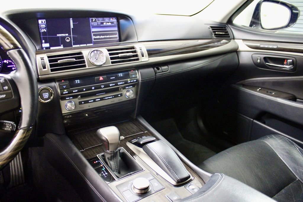 Used 2013 Lexus LS 460 AWD w/ Comfort Pkg image 25