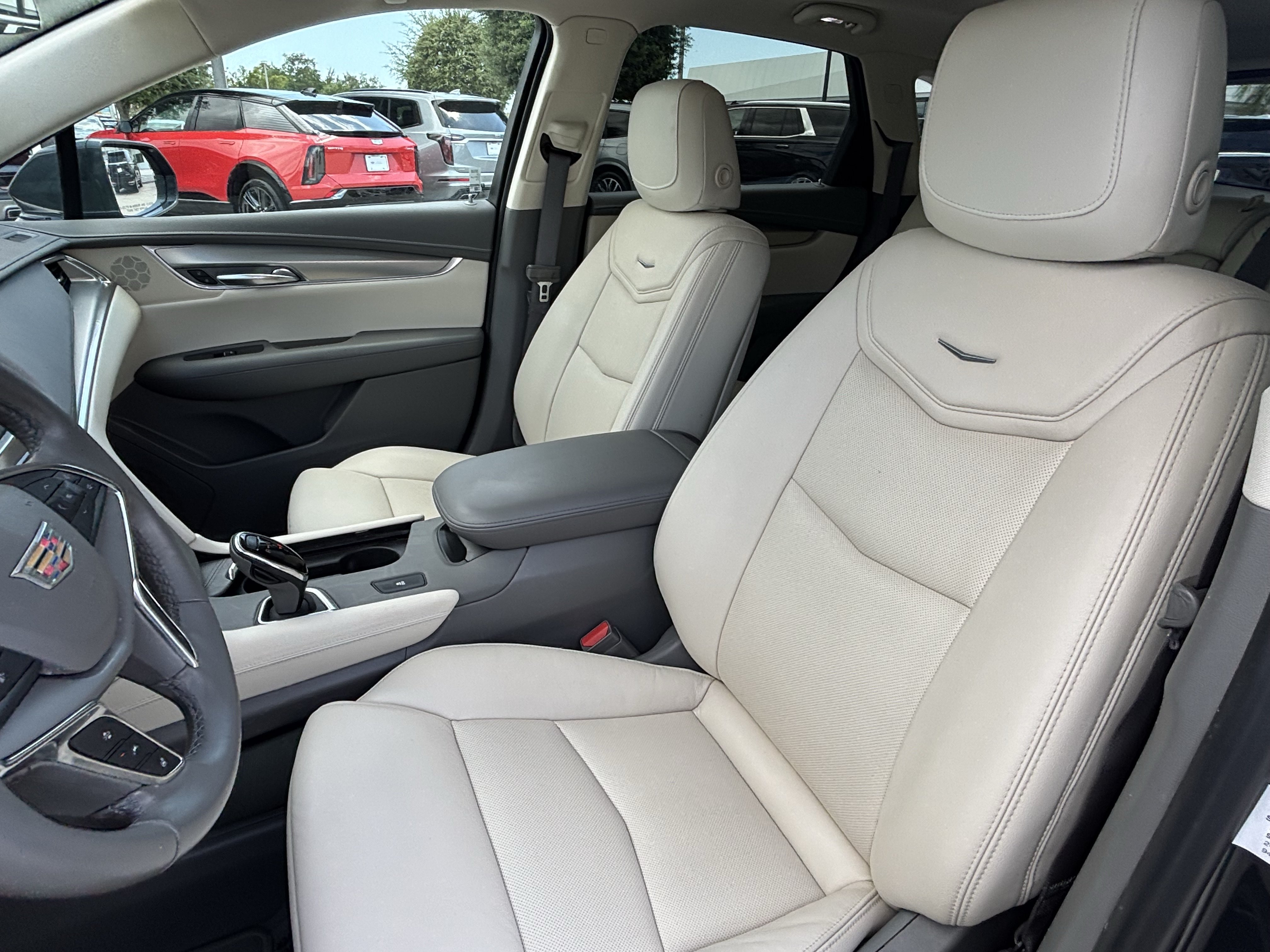 Used 2019 Cadillac XT5 Luxury FWD image 18