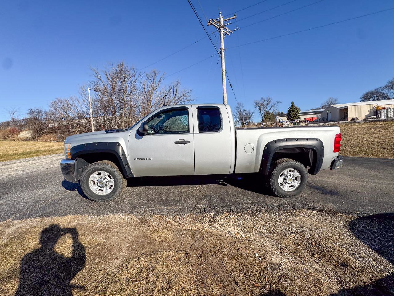 Used 2010 Chevrolet Silverado 2500 LT w/ Interior Plus Package AWD/4WD image 6