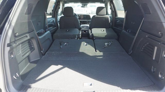 New 2026 Chevrolet Traverse LT image 11