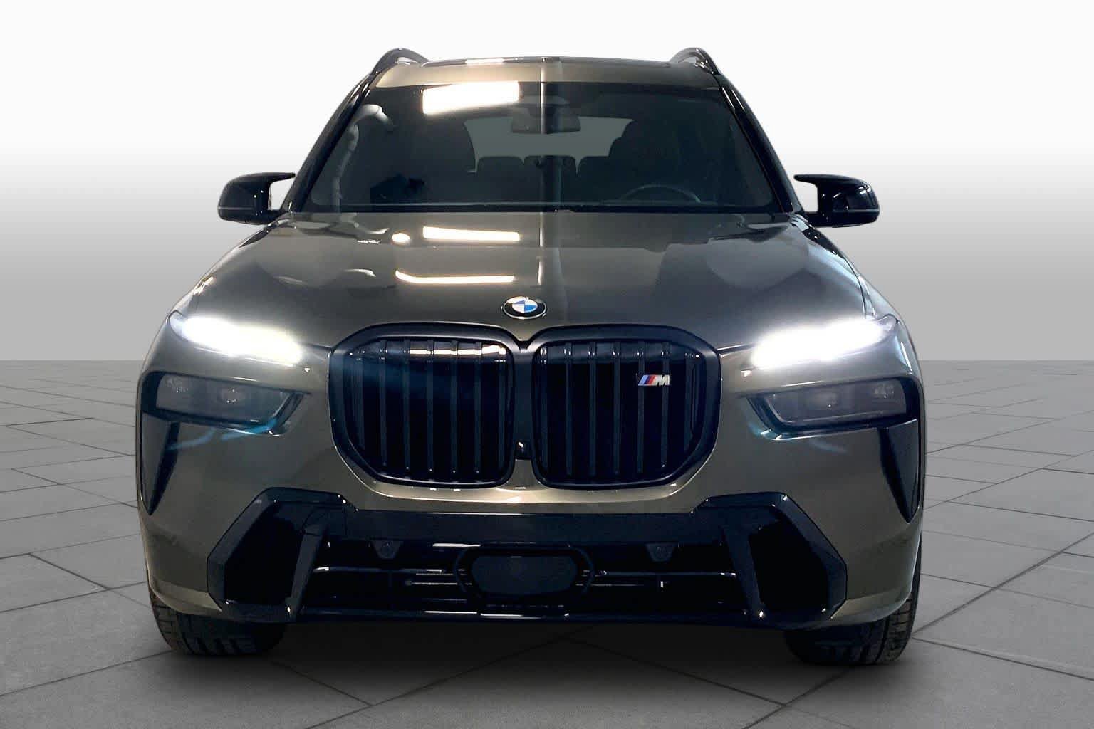 Used 2025 BMW X7 M60i AWD/4WD image 3