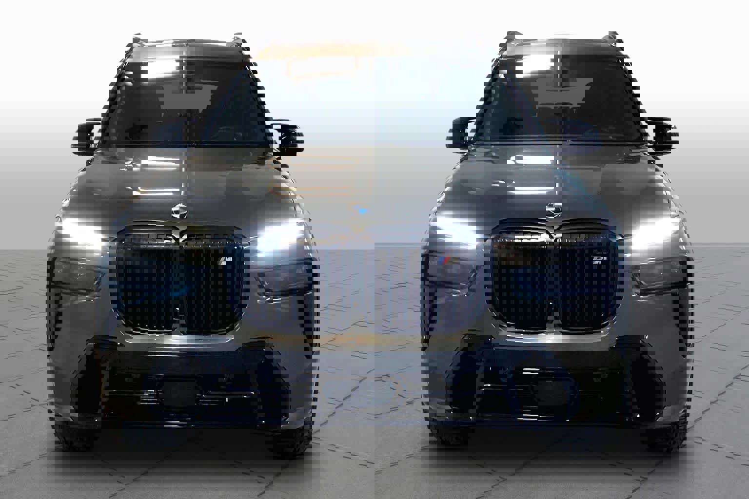 Used 2025 BMW X7 M60i image 3