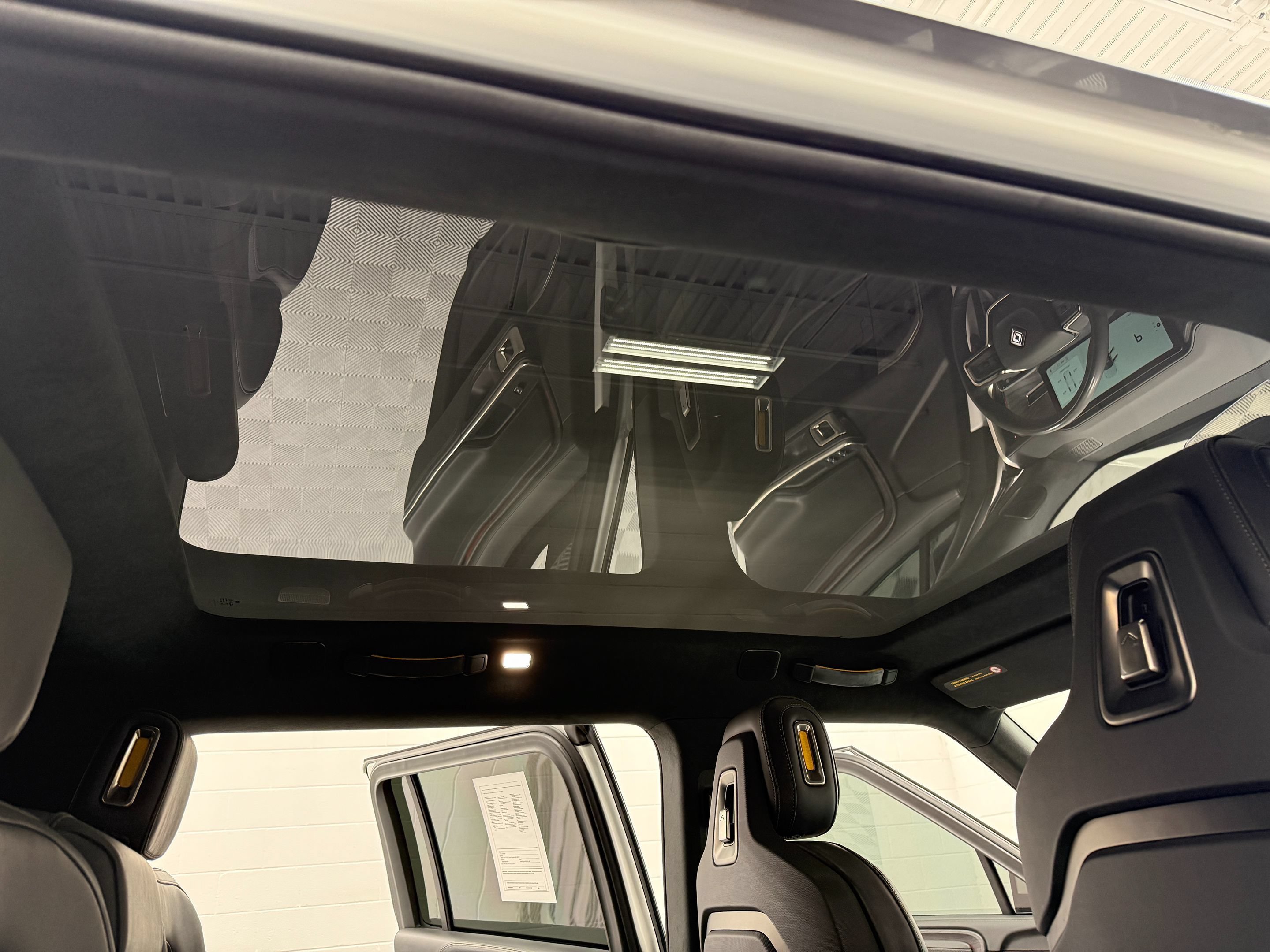 Used 2023 Rivian R1S Launch Edition Quad AWD/4WD image 33