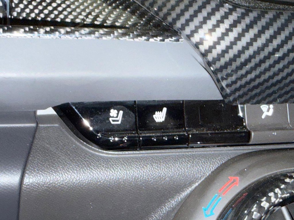 Used 2016 Chevrolet Camaro SS image 20