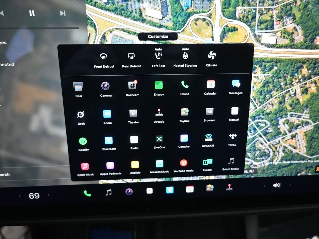 Used 2023 Tesla Model X image 10