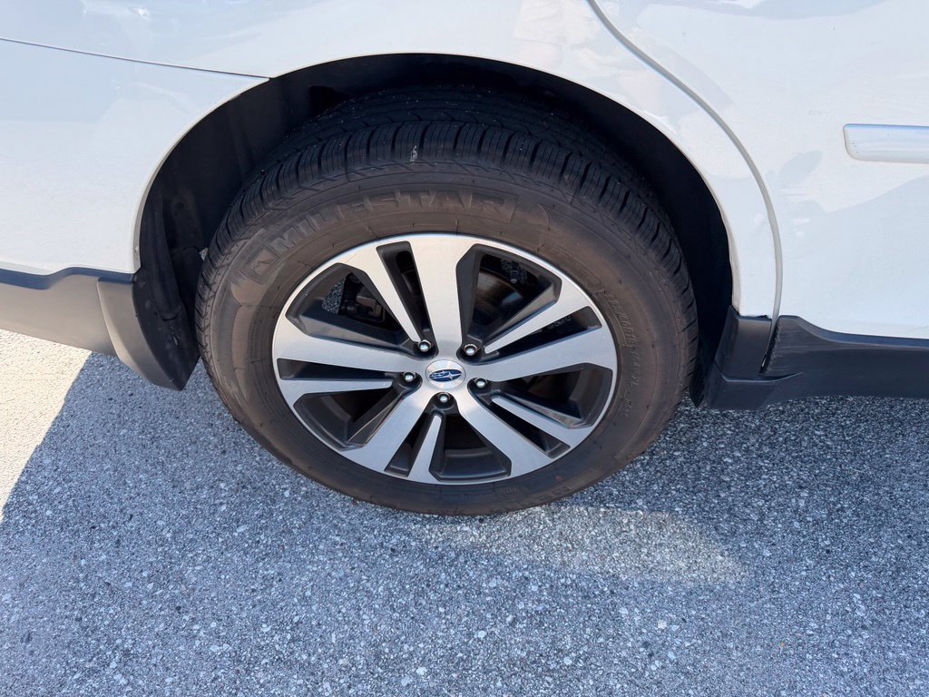Used 2018 Subaru Outback 3.6R Limited AWD/4WD image 7