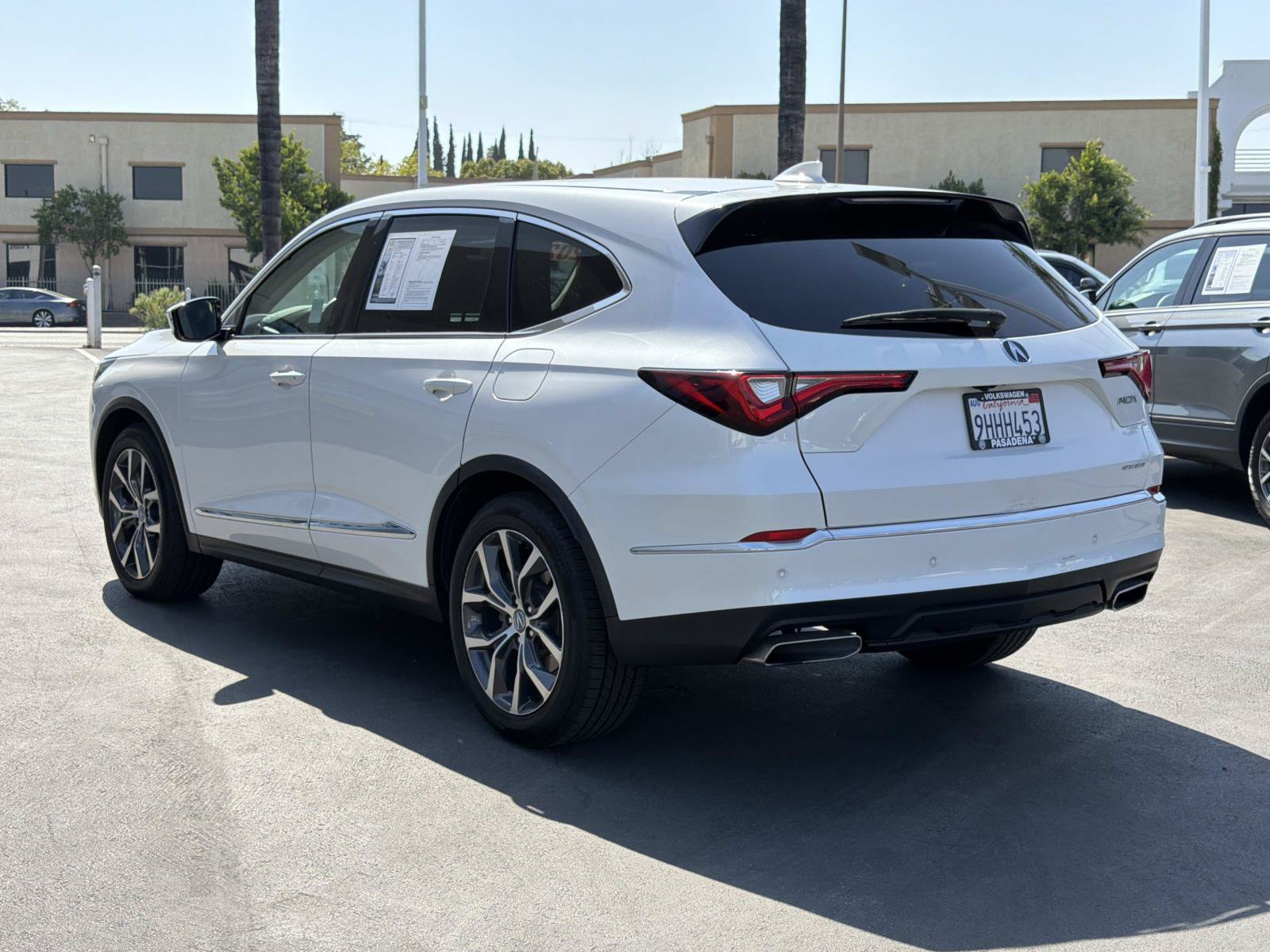 Used 2023 Acura MDX w/ Technology Package AWD/4WD image 3
