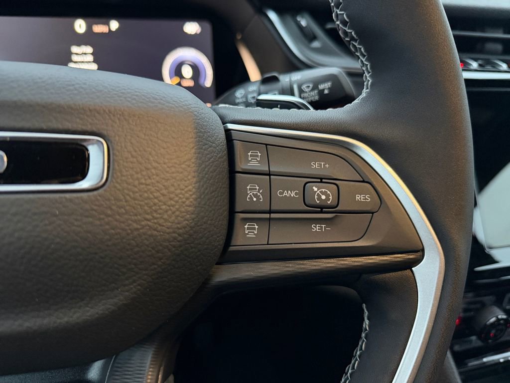 New 2025 Jeep Grand Cherokee Laredo X w/ Luxury Tech Group I image 14