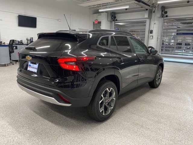 New 2025 Chevrolet Trax LT w/ Driver Confidence Package image 3