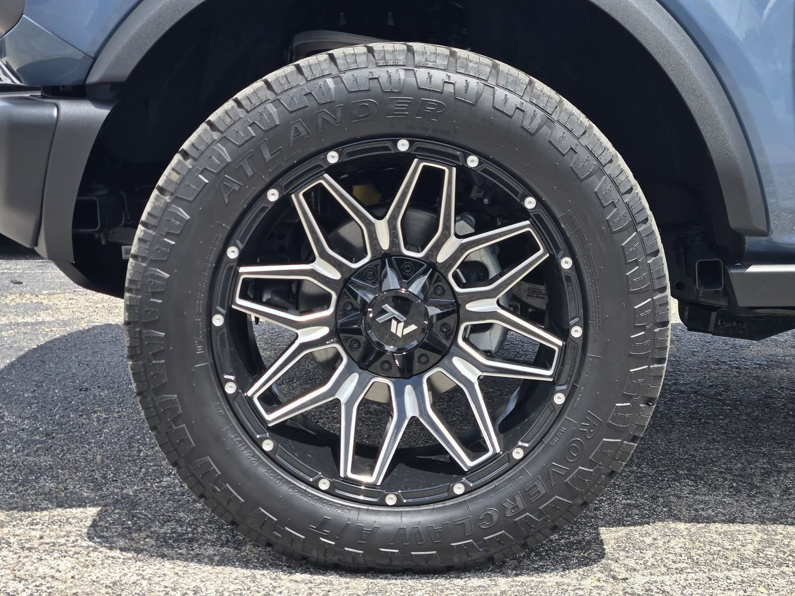 Used 2025 Ford Bronco Badlands AWD/4WD image 11
