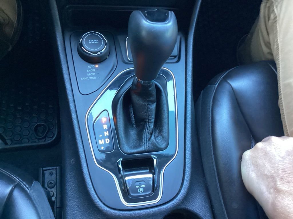 Used 2019 Jeep Cherokee Latitude Plus image 54