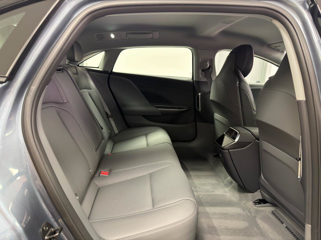Used 2025 Lucid Air Pure RWD image 27