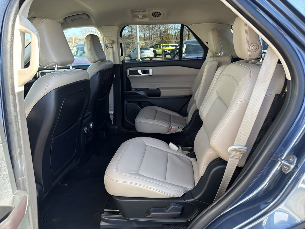 Used 2020 Ford Explorer XLT w/ Equipment Group 202A image 13