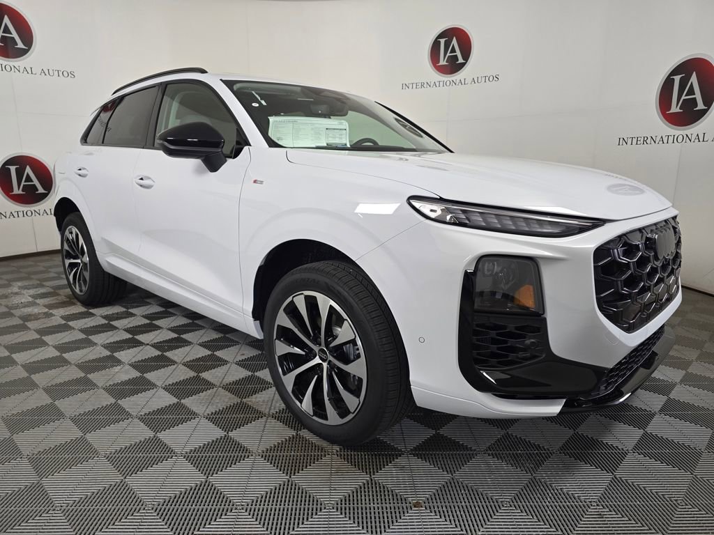 New 2026 Audi Q3 quattro 2.0T AWD/4WD image 1