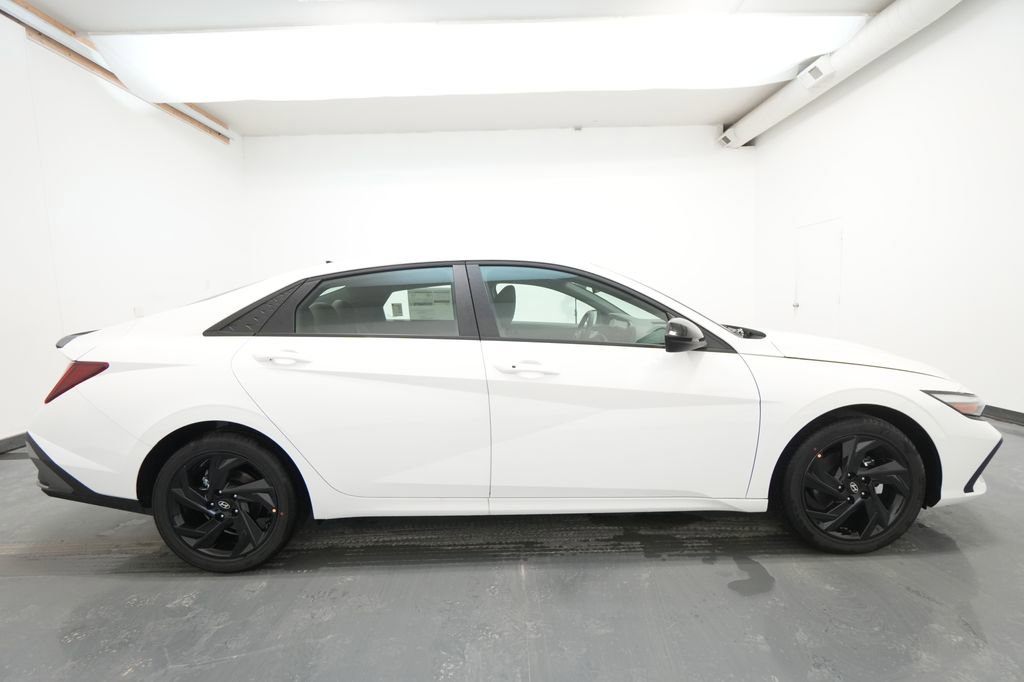 New 2026 Hyundai Elantra Sport image 9