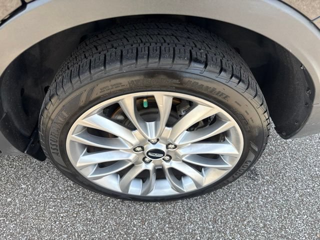 Used 2017 Lincoln MKC Reserve w/ Lincoln MKC Climate Package FWD image 11