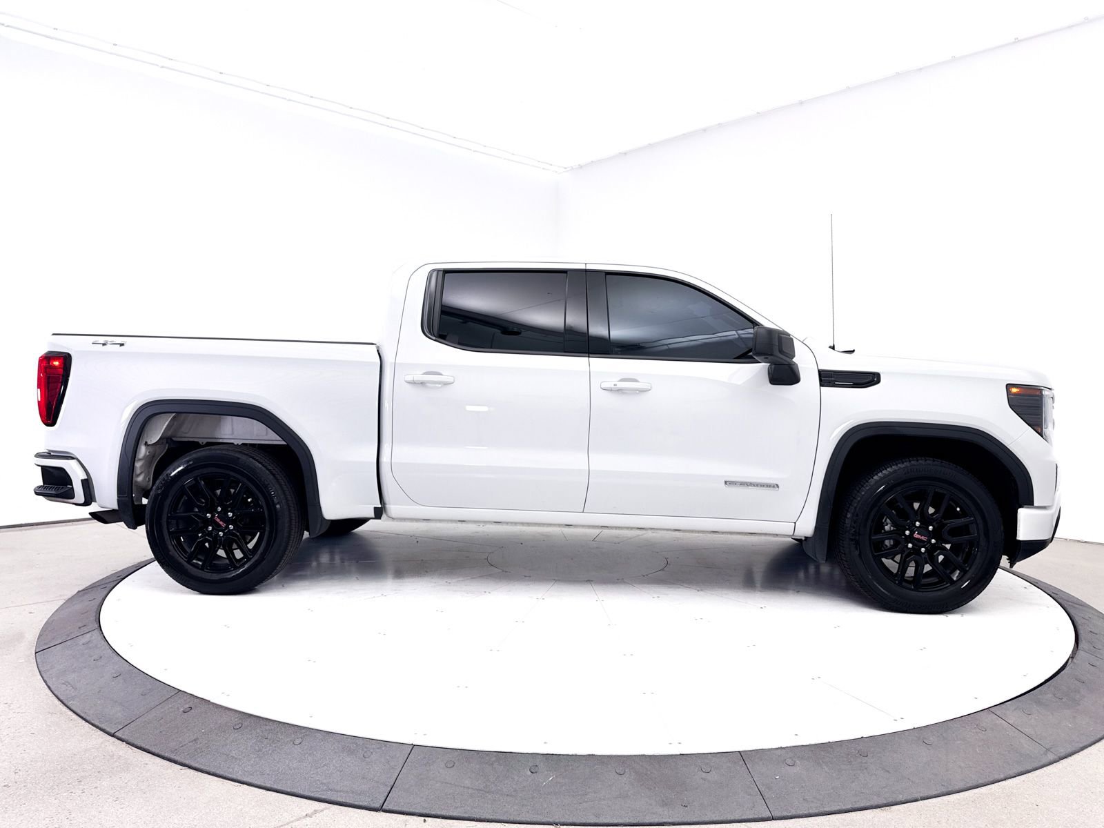 Used 2023 GMC Sierra 1500 Elevation AWD/4WD image 38