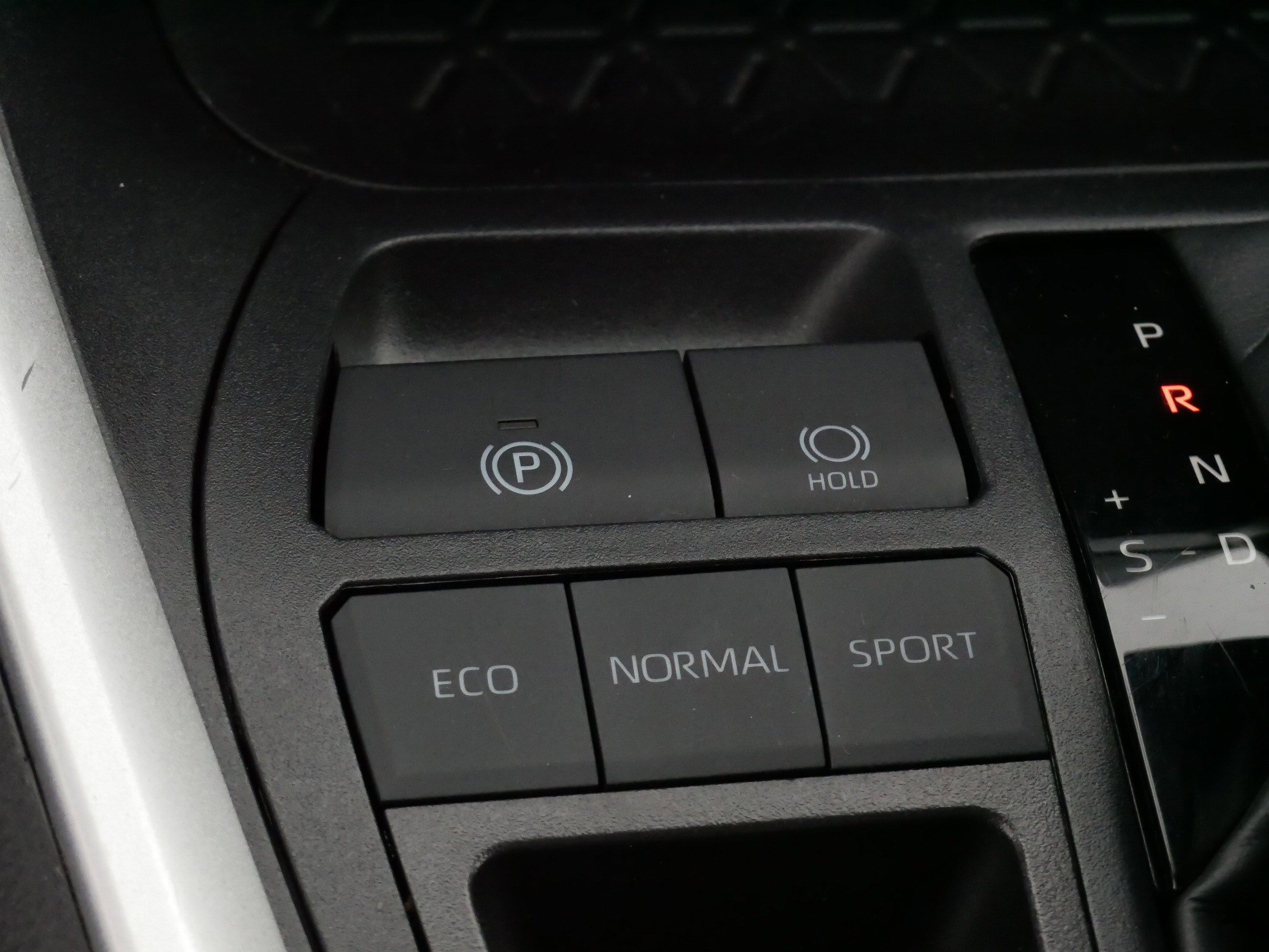 Certified 2025 Toyota RAV4 XLE image 28