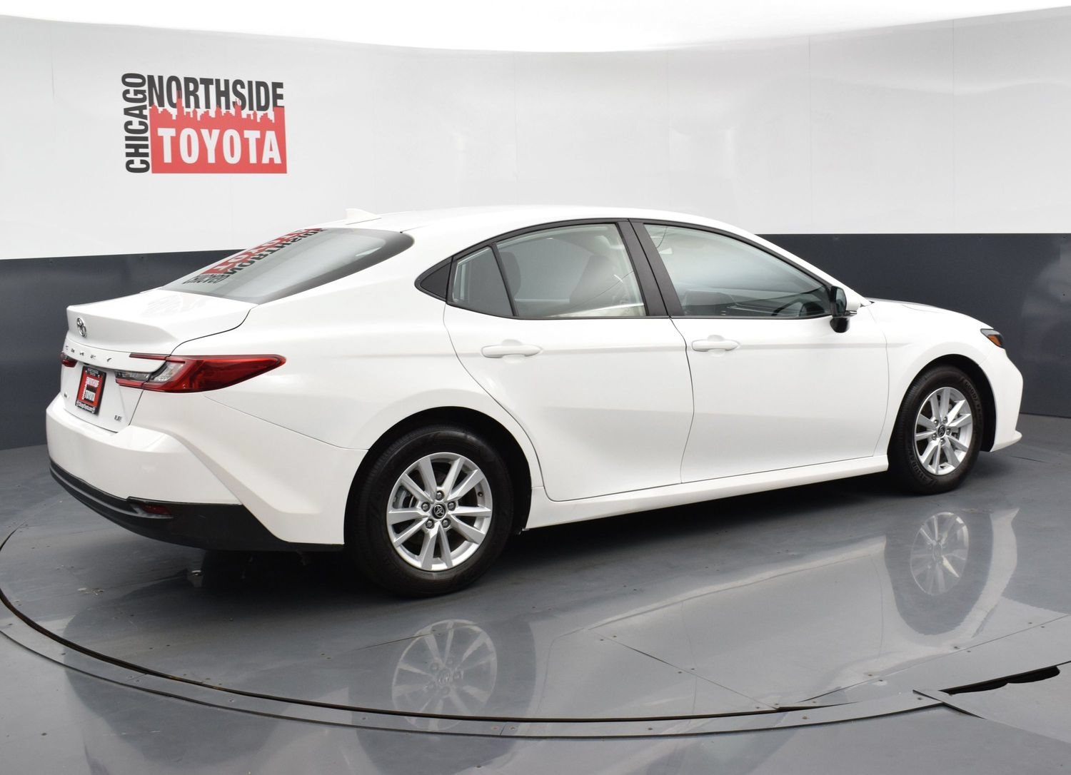 Used 2025 Toyota Camry LE FWD image 4