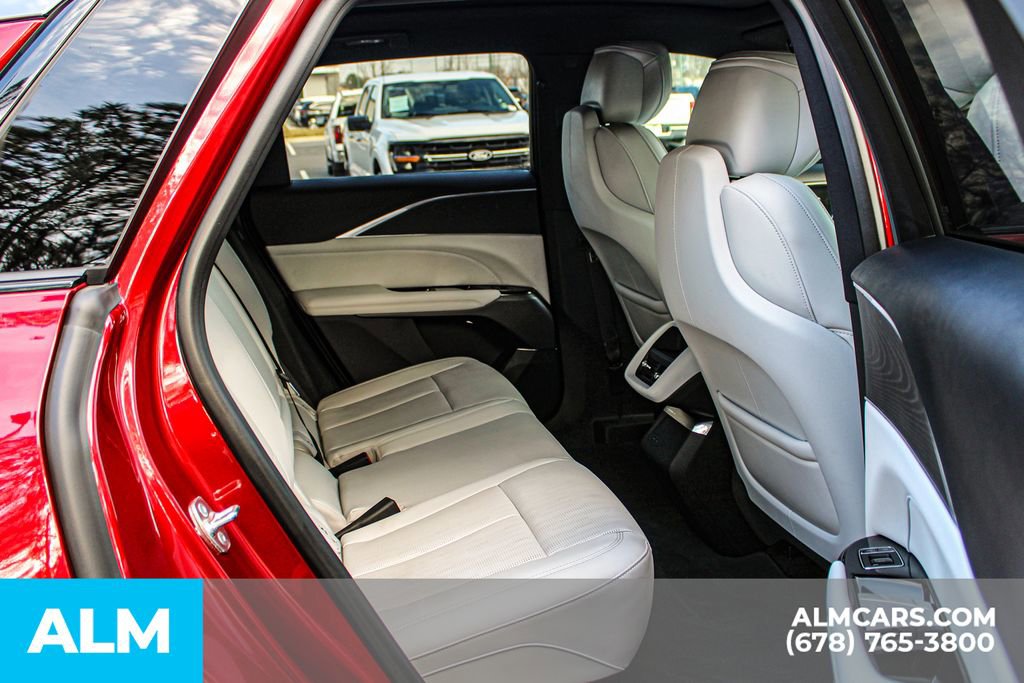 Used 2024 Cadillac Lyriq Sport image 19