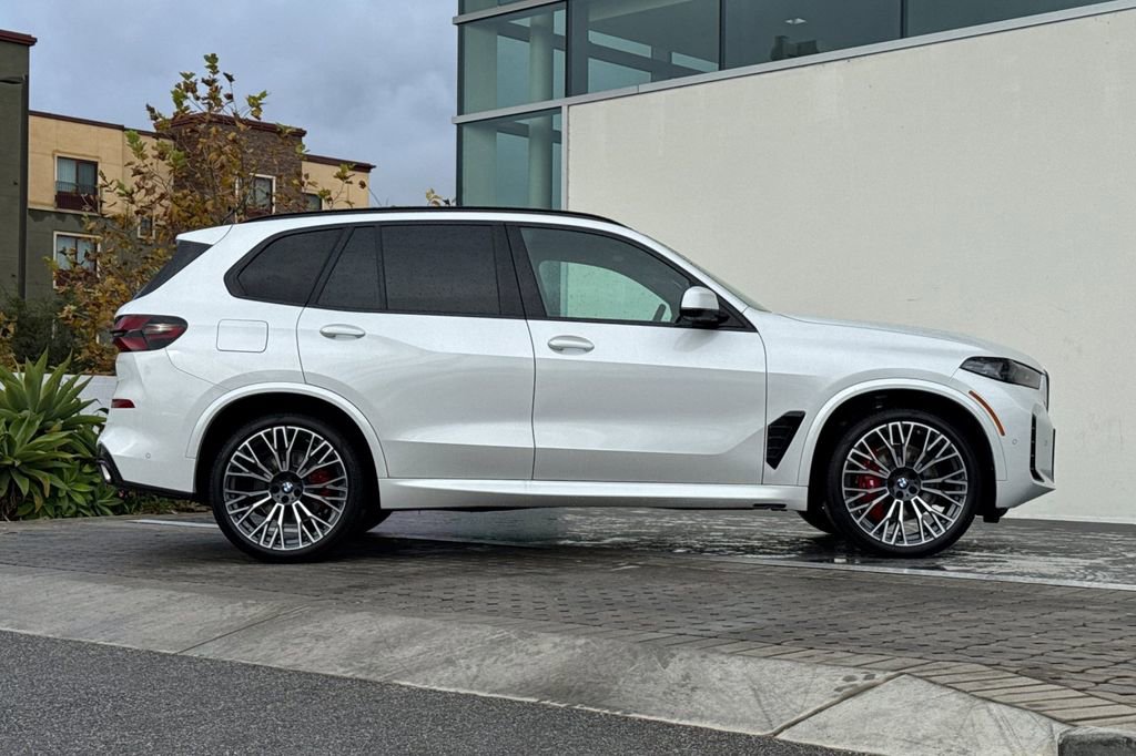 New 2026 BMW X5 xDrive40i w/ M Sport Package image 2
