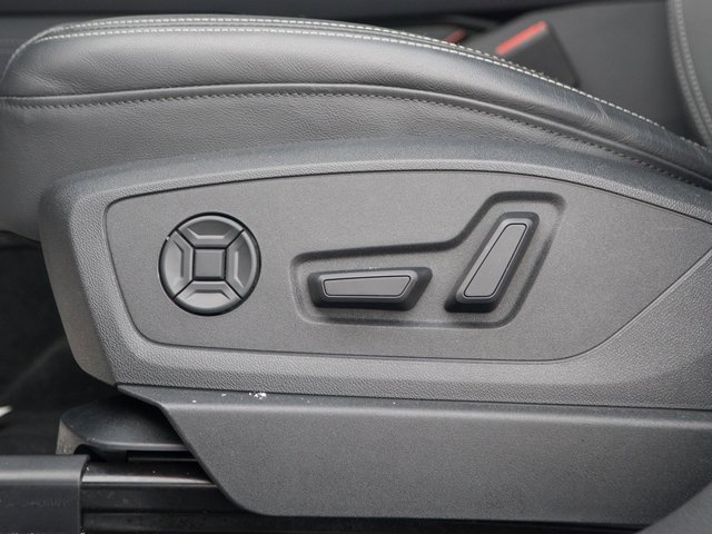 Certified 2024 Audi Q8 e-tron Premium Plus w/ Premium Plus Package image 19