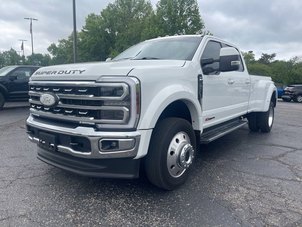 Used 2022 Ford F450 Lariat w/ Lariat Ultimate Package AWD/4WD image 2