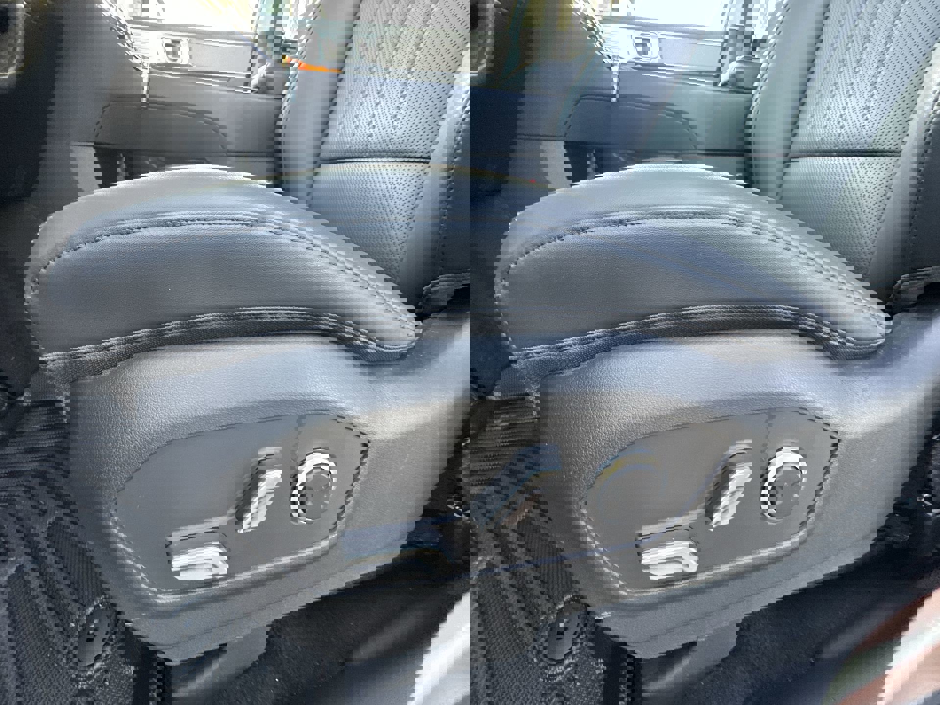 Used 2025 Hyundai Santa Fe SEL image 12