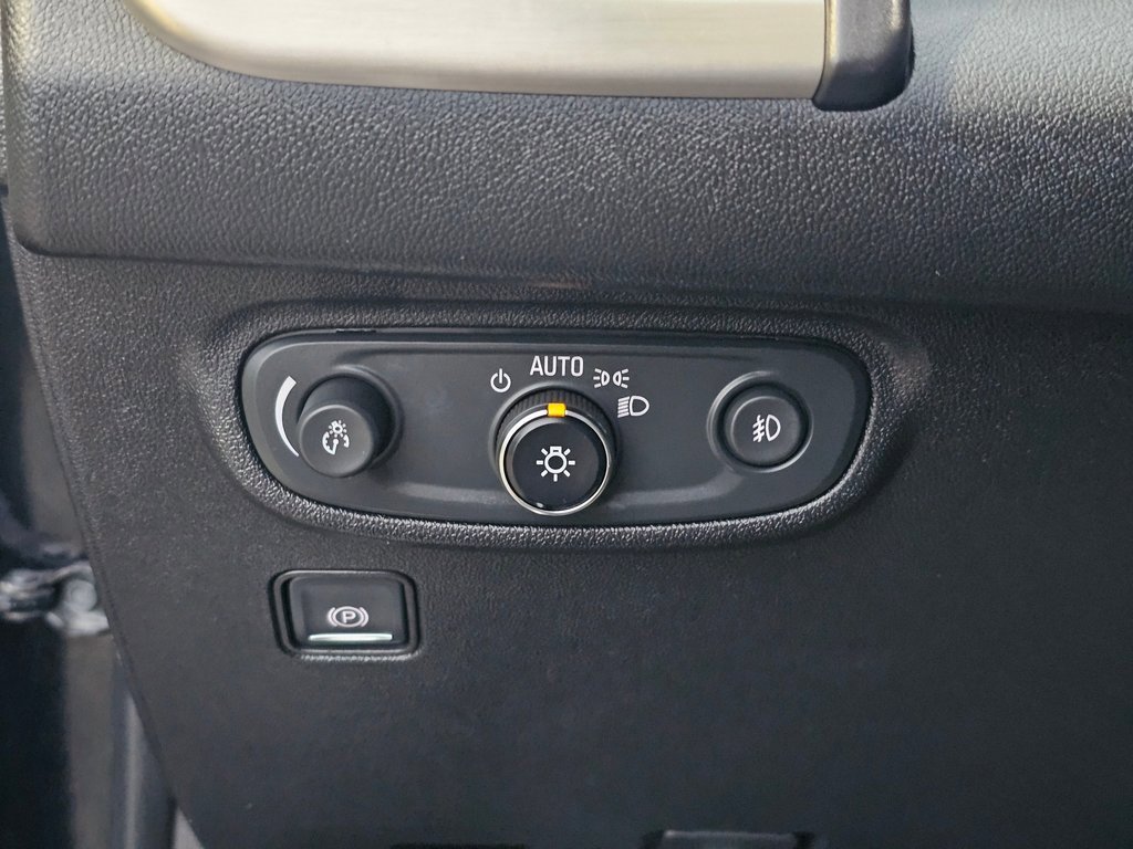 Used 2018 GMC Terrain Denali w/ Advanced Safety Package image 34