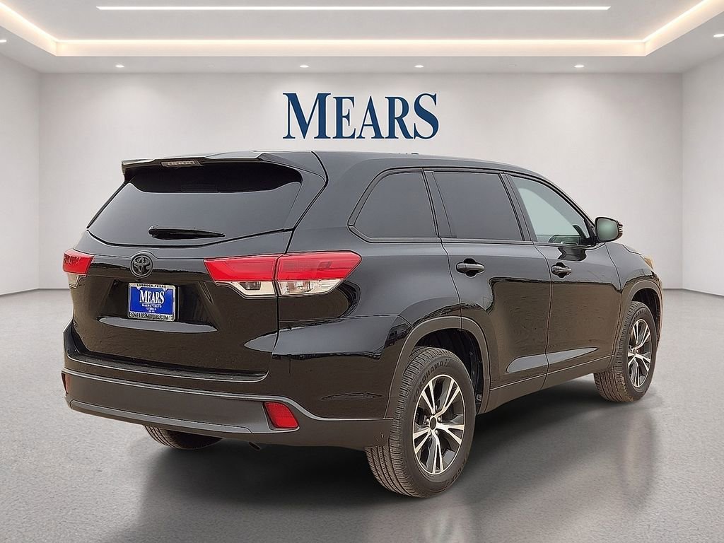 Used 2019 Toyota Highlander LE FWD image 5
