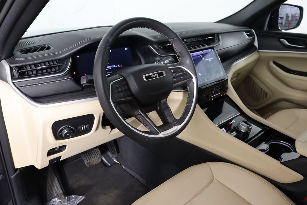 Used 2023 Jeep Grand Cherokee Limited AWD/4WD image 27