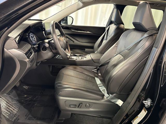 Certified 2025 INFINITI QX60 Pure image 3