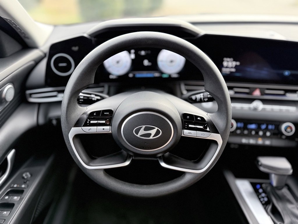 Certified 2024 Hyundai Elantra SEL image 12