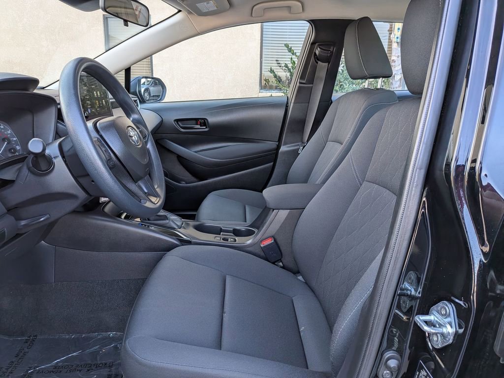 Used 2025 Toyota Corolla LE image 15