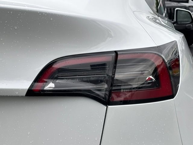 Used 2025 Tesla Model Y Long Range AWD/4WD image 11