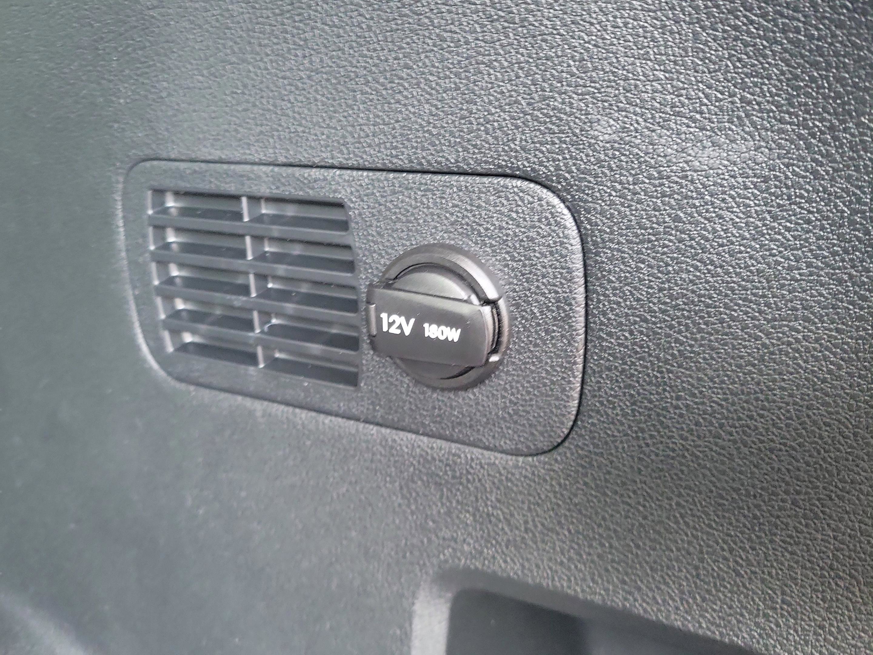 Used 2023 Hyundai Santa Fe SE image 8