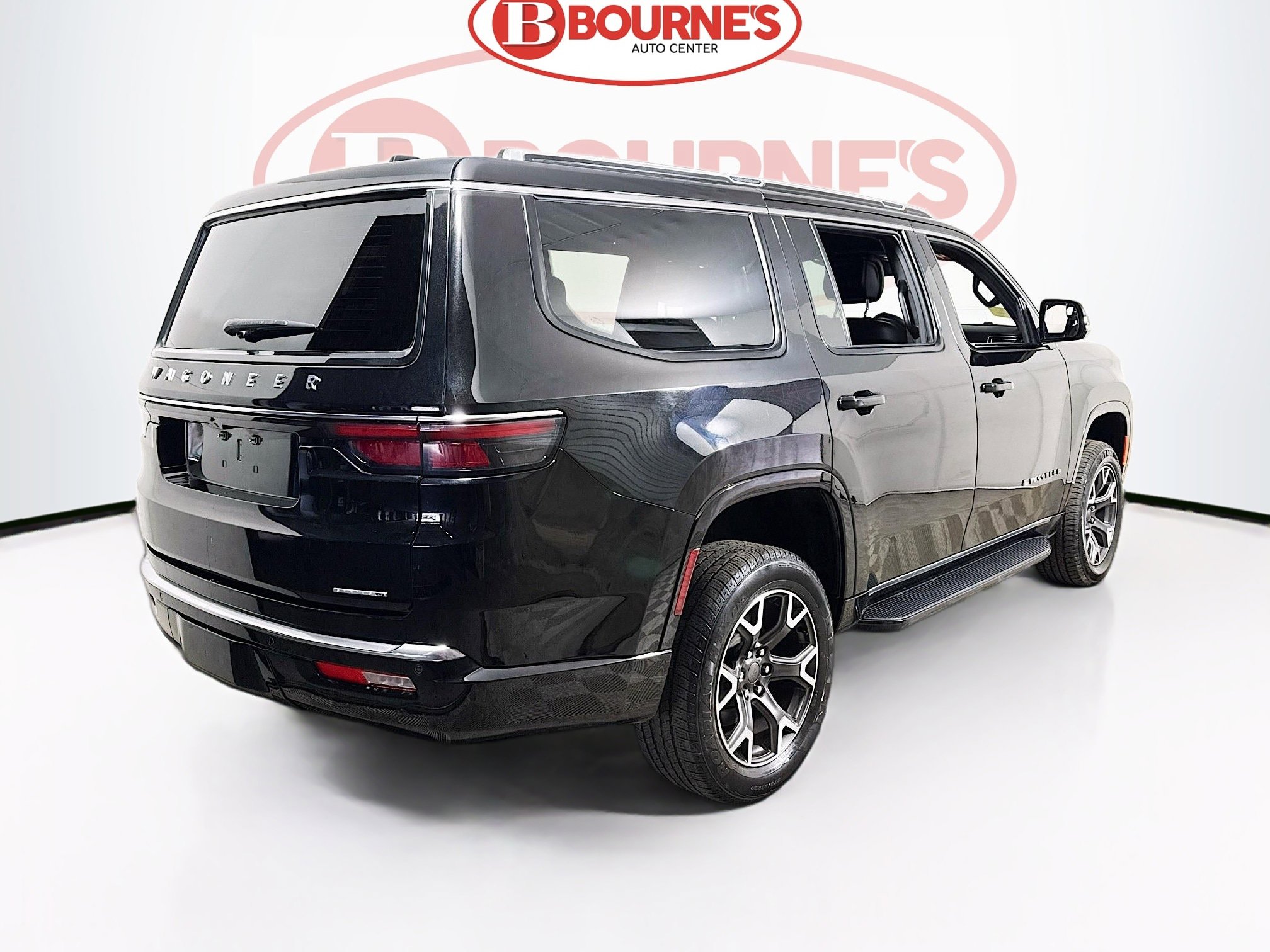 Used 2024 Jeep Wagoneer Series III AWD/4WD image 11