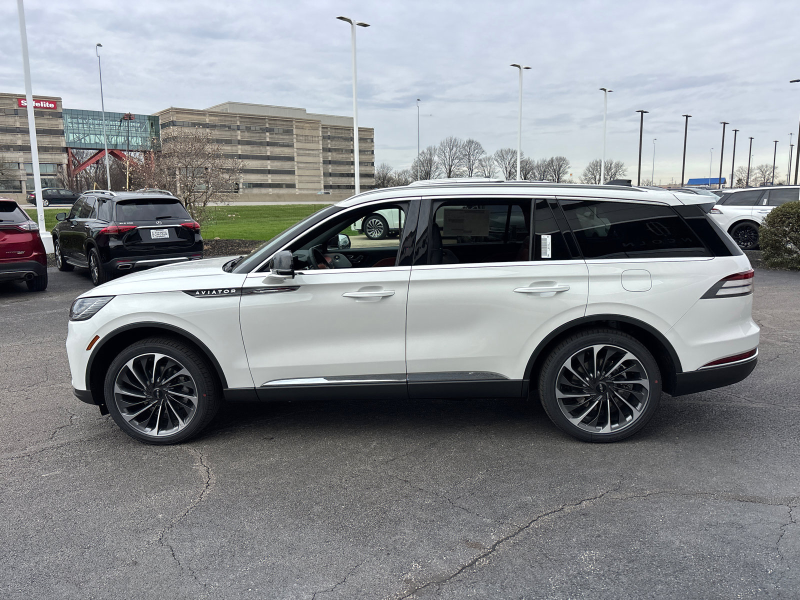 New 2026 Lincoln Aviator Reserve image 4