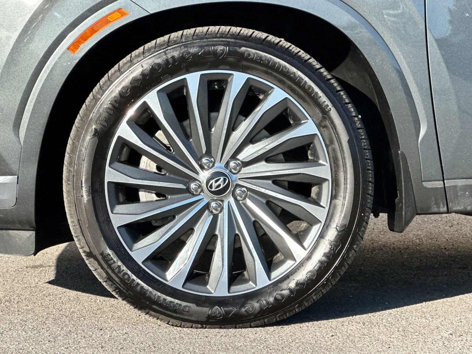 Used 2023 Hyundai Palisade Calligraphy image 33