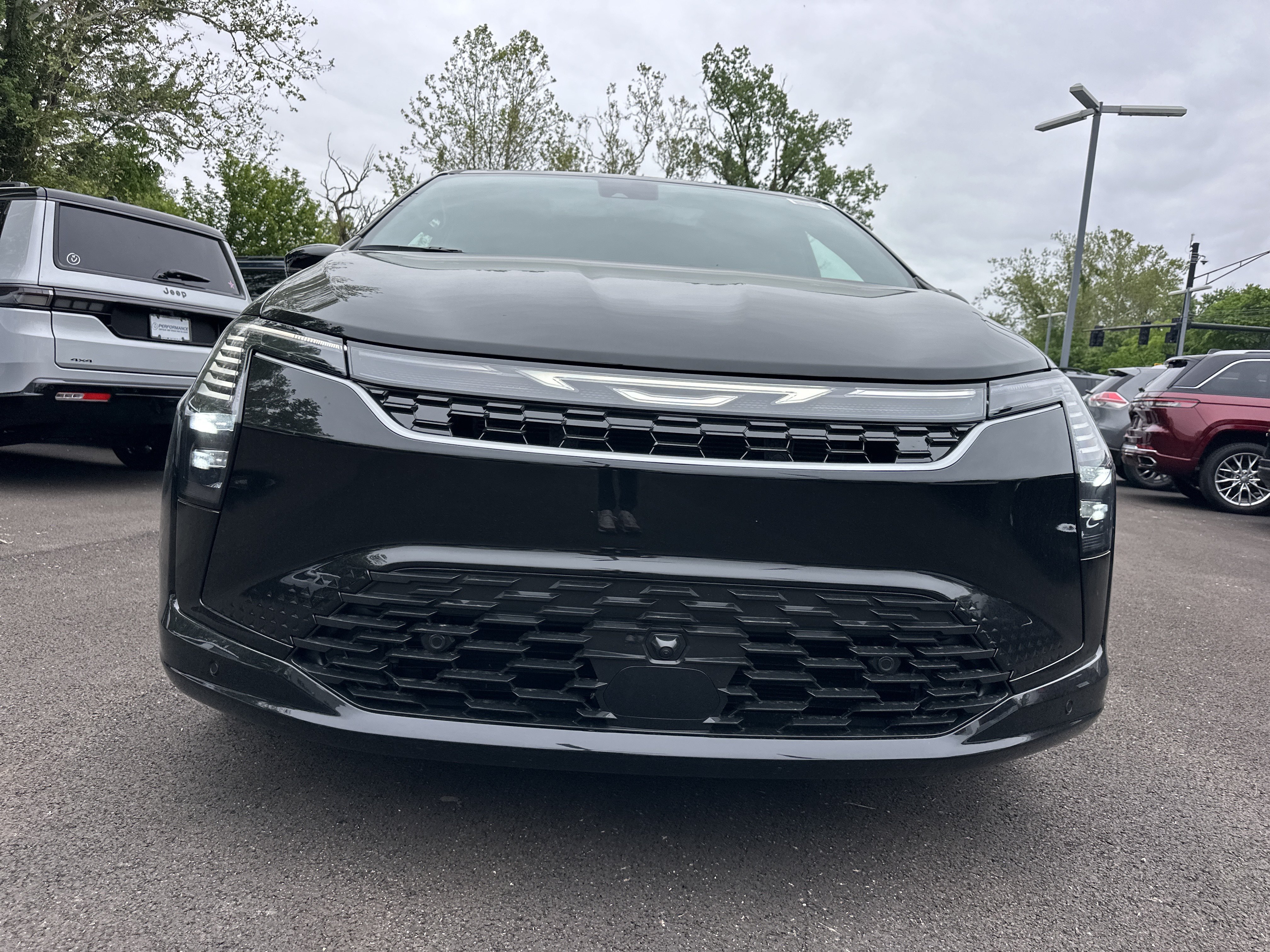 New 2027 Chrysler Pacifica Select w/ Family Tech Group FWD image 20