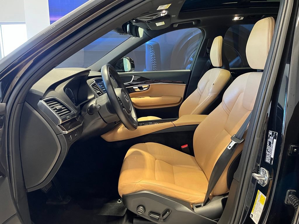 Used 2019 Volvo XC90 T6 Momentum w/ Protection Package AWD/4WD image 2