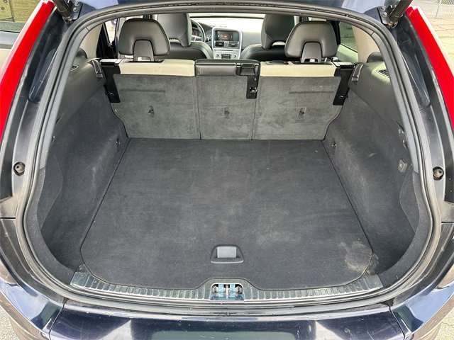 Used 2017 Volvo XC60 T5 Dynamic w/ Preferred Option Package image 19