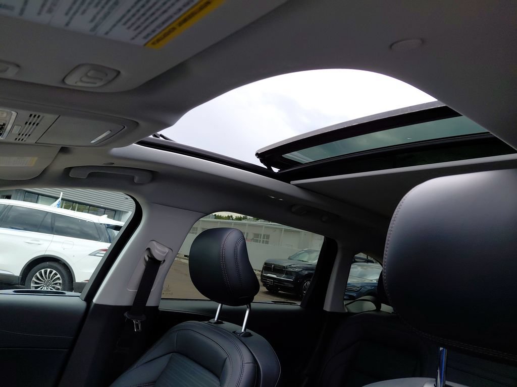 New 2026 Lincoln Nautilus Reserve w/ Jet Appearance Package AWD/4WD image 11