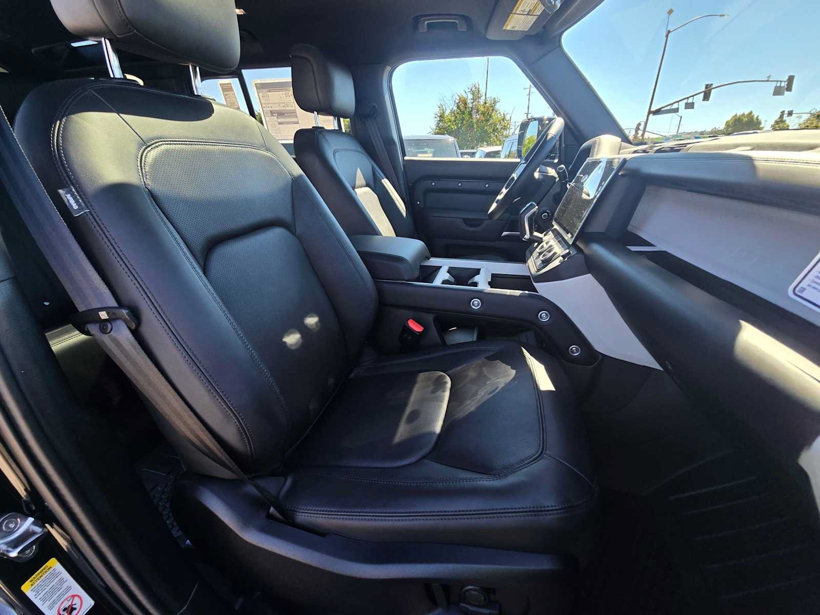 New 2026 Land Rover Defender 110 X-Dynamic SE AWD/4WD image 10